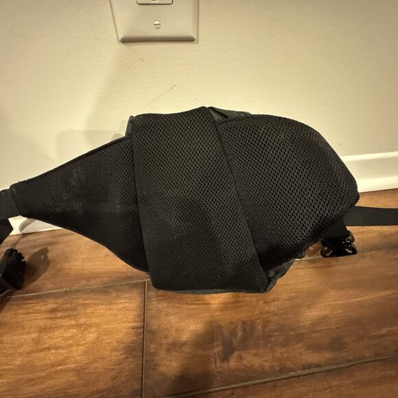 Mountain Equipment Co-Op Hiking & Camping Waist Pack – Black/Blue - Picture 7 of 7